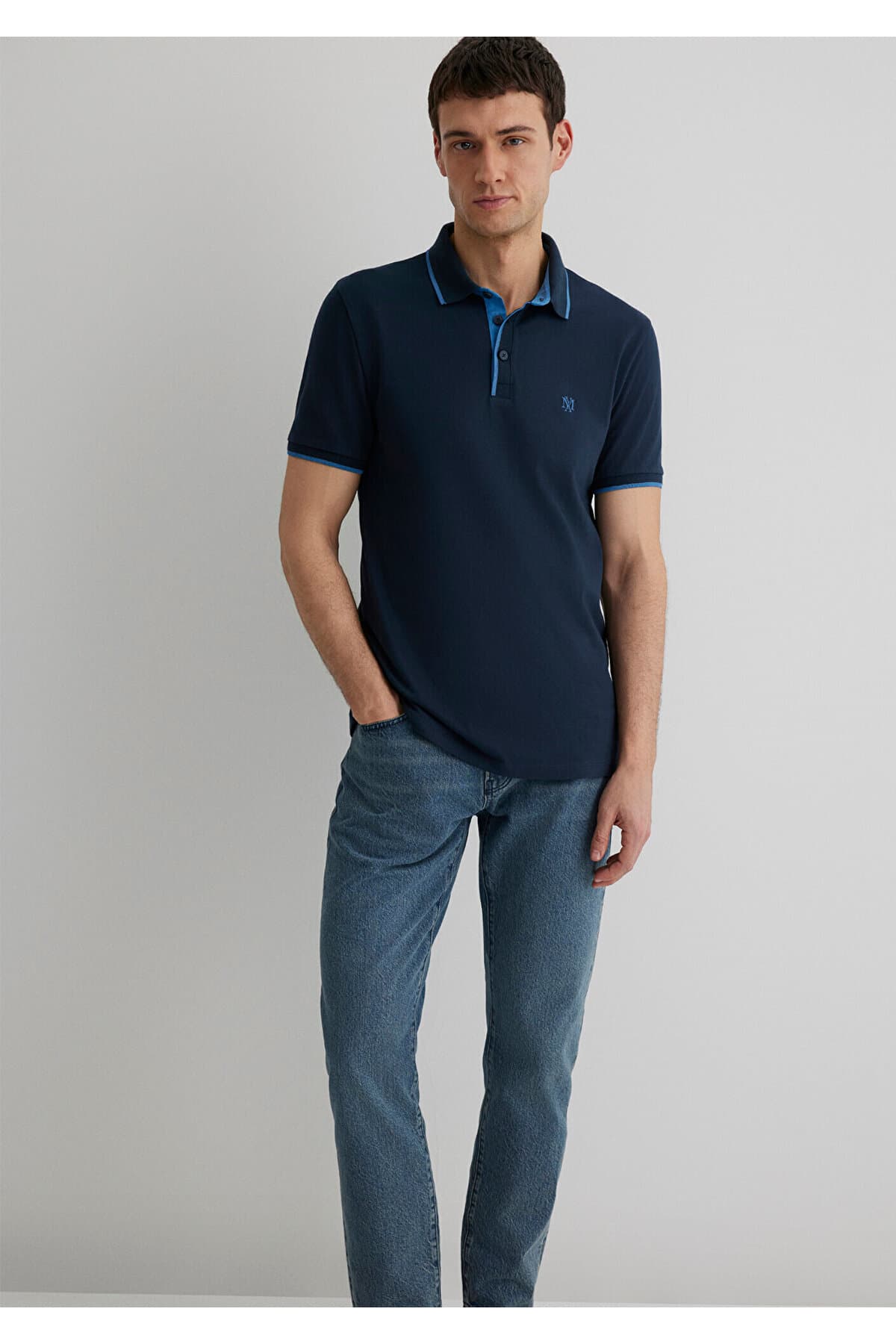 Marineblaues Polo-T-Shirt mit Kragendetail, tailliert, 062373-28417